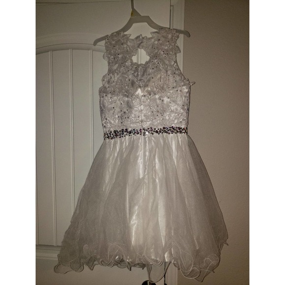 Gorgeous white hand sewn beaded lace dress size extra small by Elizabeth koh - Picture 4 of 8